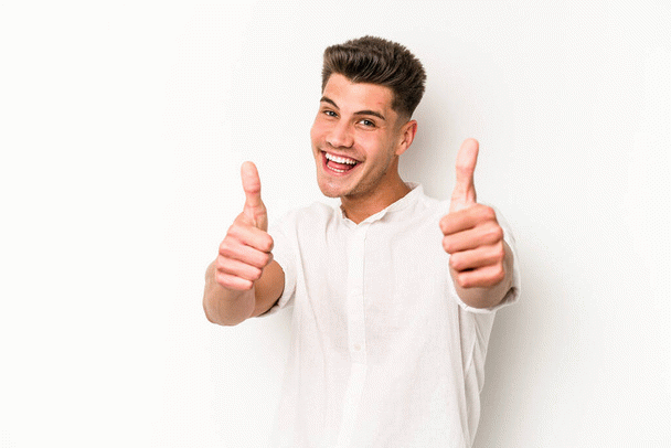 19 نکته کلیدی در تغذیه مرغ مینا: راهنمای جامع برای صاحبان پرندگان